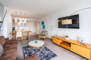 1 Bedroom w Kitchen on Beachwalk Beach &Pool &Gym